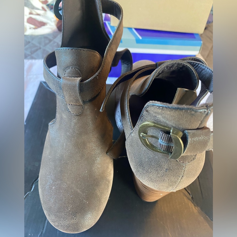 Brown suede wide heels